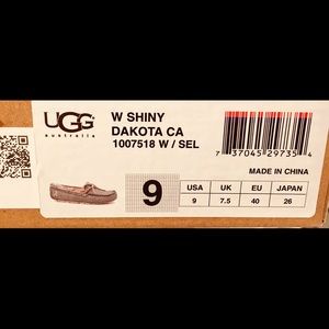 Woman’s. UGG shoe Moccasin